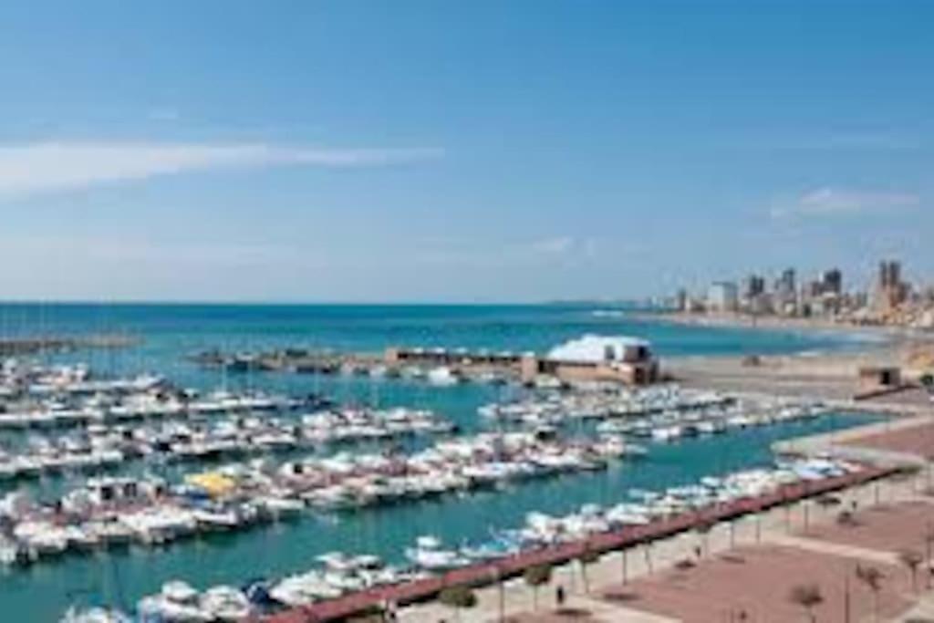 A 1 Minuto De La Playa Del Campello Apartman Kültér fotó